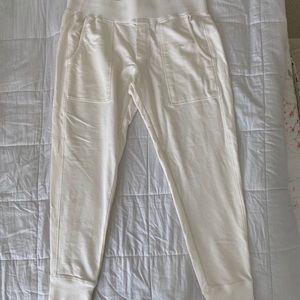 Sunday’s two joggers : size S